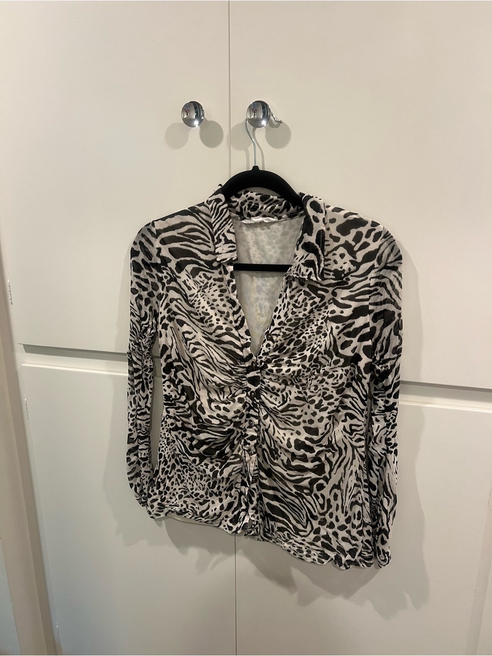 Jane and Delancey Black and White Animal-Print Twist Front Blouse